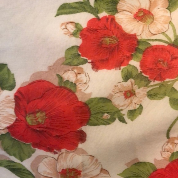 💕Beautiful & Fun Floral Summer Dress💕 - Picture 5 of 7